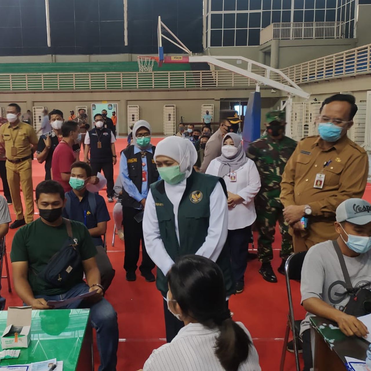 Gubernur Khofifah Tinjau Pelaksanaan Serbuan Vaksinasi Kabupaten Gresik