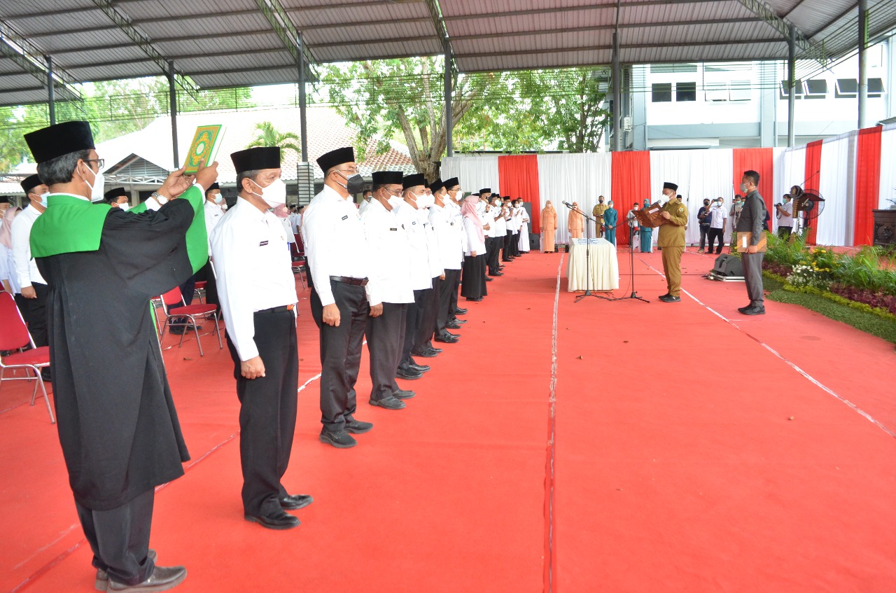 Pertama Kalinya, Bupati Yani Lantik Ratusan Pejabat Pemkab Gresik