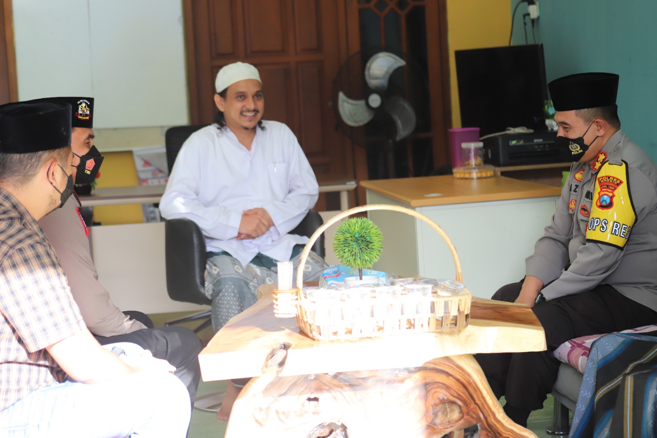 Minta Doa, Kapolres Gresik Silaturahmi ke Habib Ismail