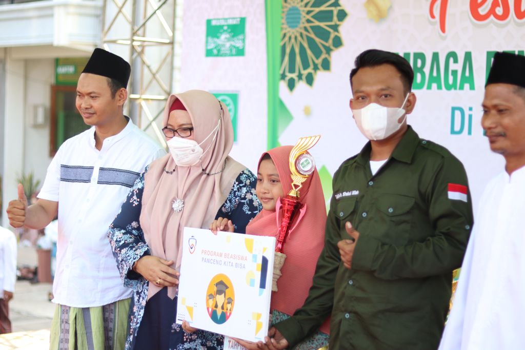 Komunitas Panceng Kita Gresik Beri Beasiswa Tahfidz di Momen Hari Santri