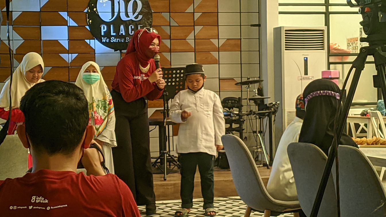 Info Gresik Rayakan Ulang Tahun ke-11 Dengan Berbagi Bersama 150 Anak Yatim