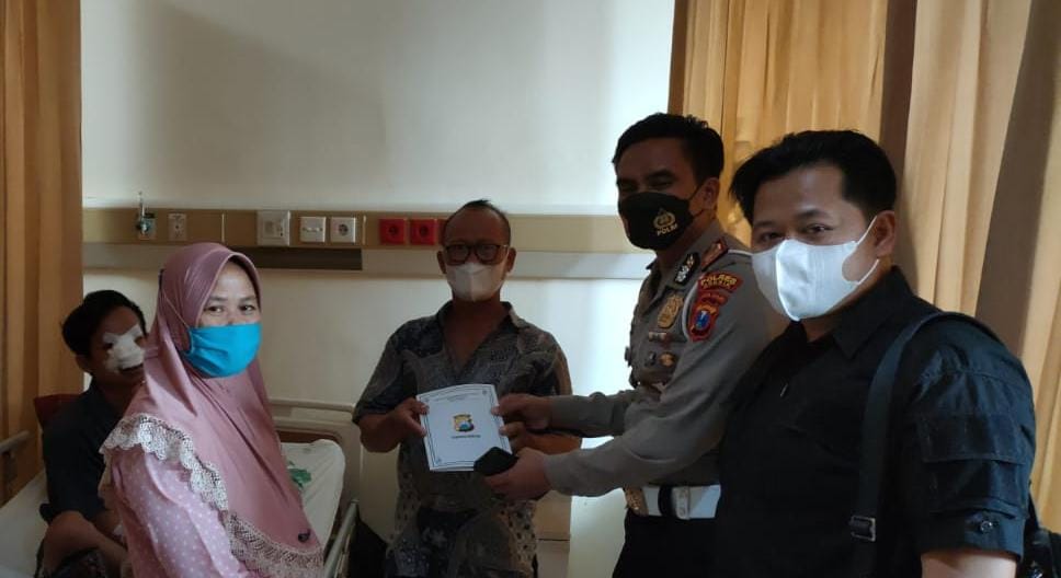 Polri Peduli Bantu Korban Pengeroyokan di Gresik