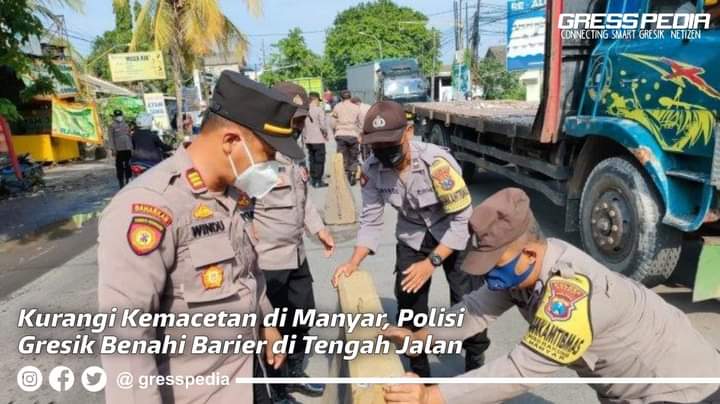 Kurangi Kemacetan di Manyar, Polisi Gresik Benahi Barier di Tengah Jalan