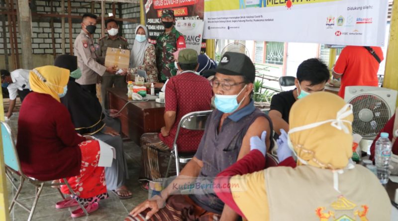 Inovasi Kadin Gresik dan Forkopimcam Manyar dalam Percepatan Vaksinasi