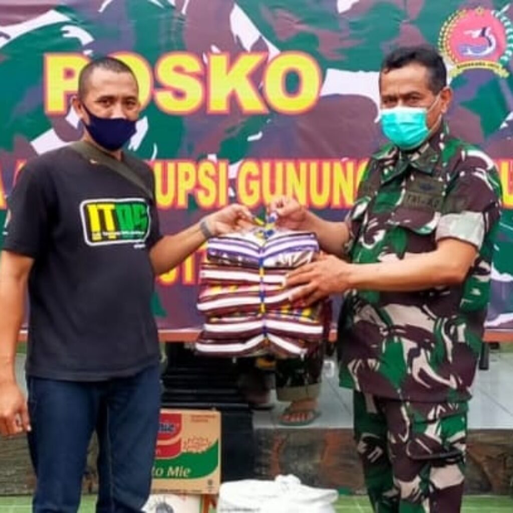 Paguyuban Pasar Duduksampeyan Peduli Korban Erupsi Semeru