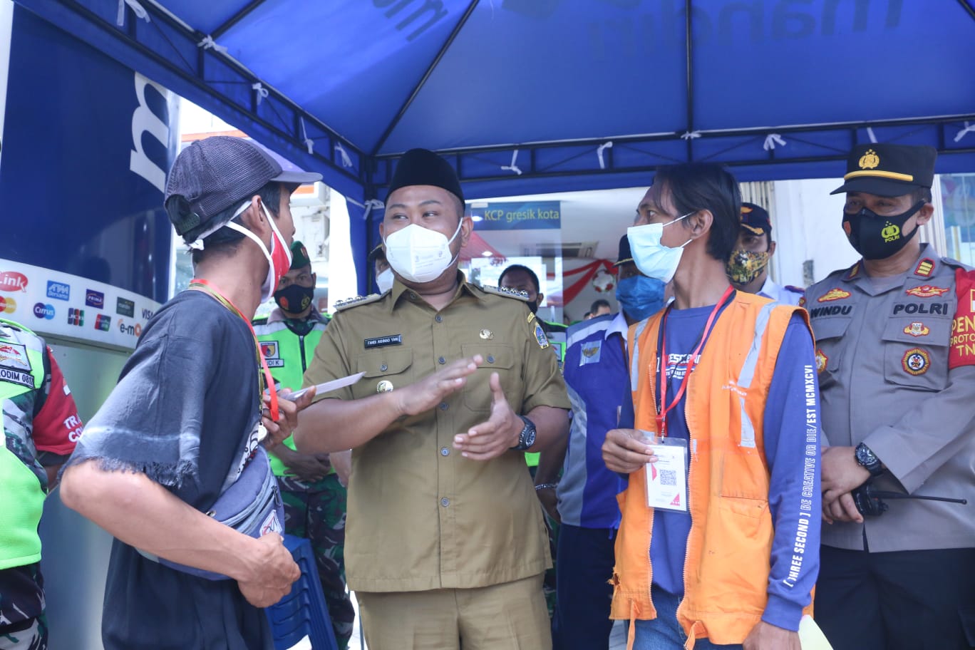 Bupati Gresik Pantau Uji Coba Penerapan E Parkir