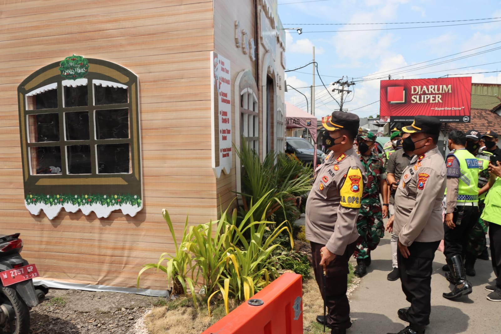 Natal di Gresik Berlangsung Aman, Berkat Sinergitas TNI - POLRI