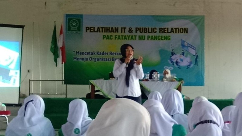 Fatayat NU Gresik Gelar Pelatihan IT dan Public Relation