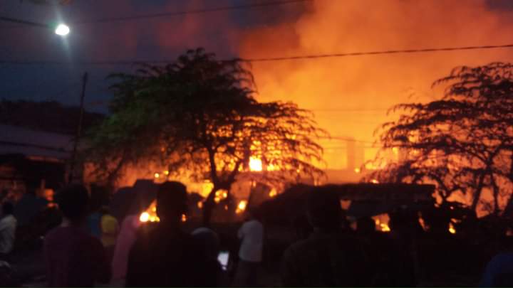 Pasar Sidayu Gresik Terbakar, Hanguskan Ratusan Kios