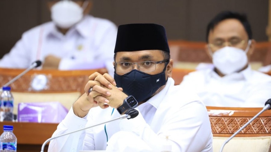 Cegah Omicron, Menag Larang Edarkan Kotak Amal, Usia 60+ Ibadah di Rumah