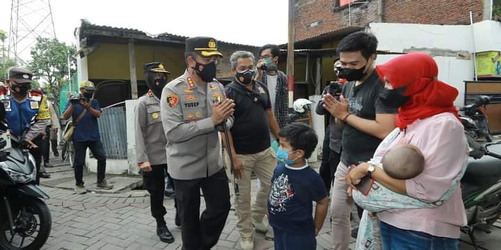 Presiden Jokowi Ganti Motor Ojol Perempuan di Surabaya Yang Hilang Dicuri