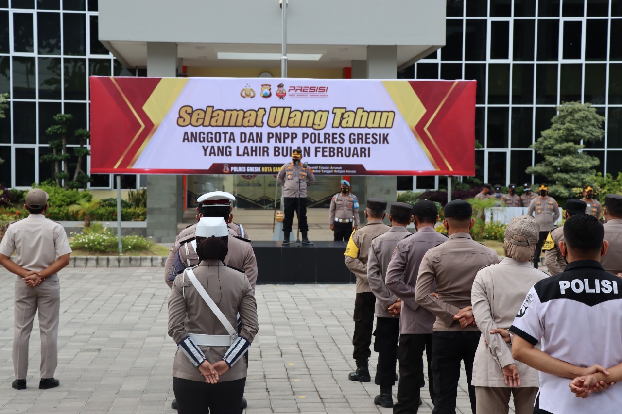 Kapolres Gresik Ingatkan Penegakan Disiplin Prokes Beri Motivasi Anggota