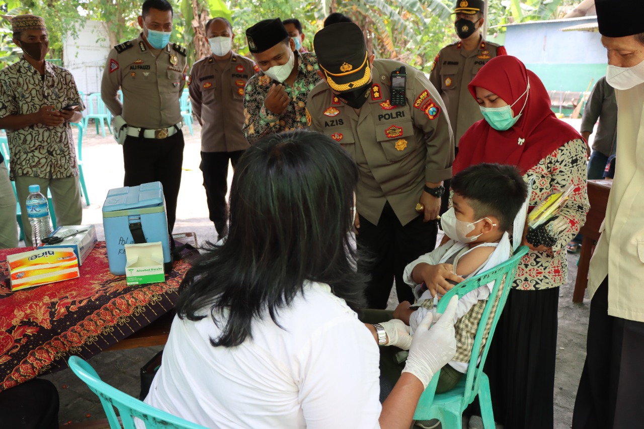 Polres Gresik Laksanakan Arahan Kapolri Tingkatkan Akselerasi Vaksinasi