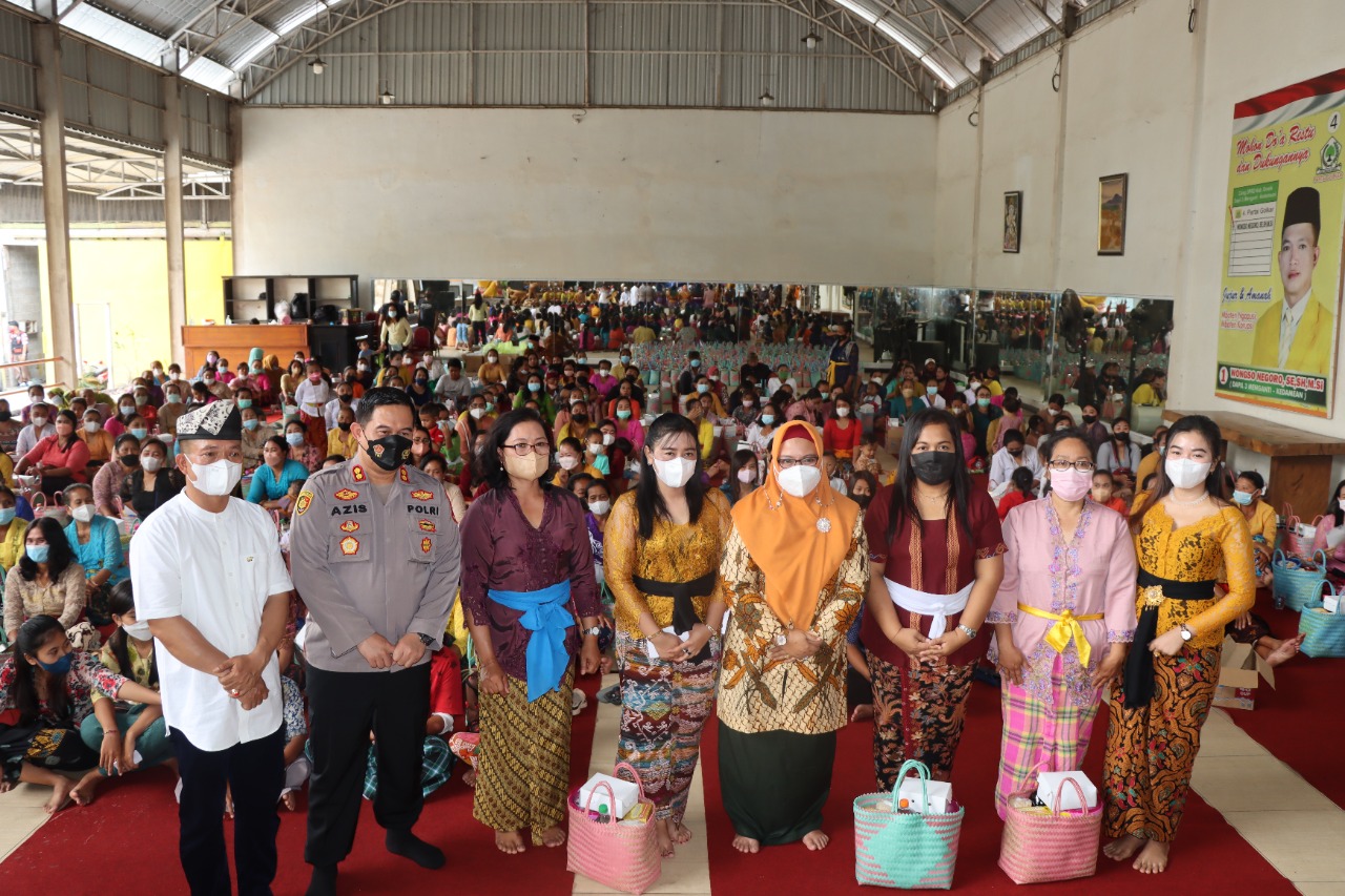 Kapolres Gresik Hadiri Pembagian Paket Sembako Dan Santunan Anak Yatim Dalam Rangka Perayaan Hari Raya Nyepi 1944 Saka