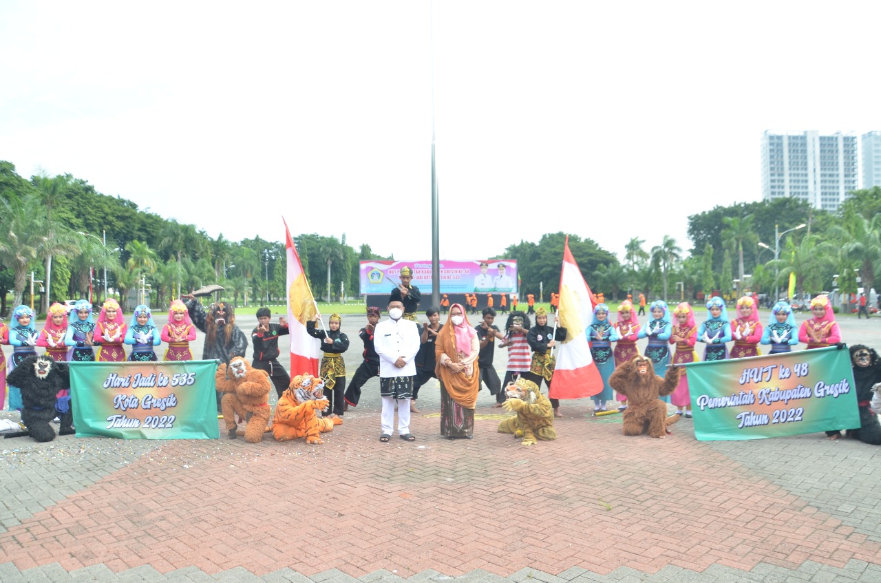 Jadi Inspektur Upacara Hari Jadi Kota Gresik, Ini Pesan Bupati Yani