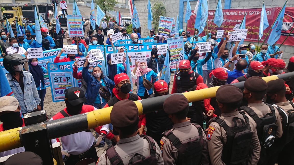 Buntut Aksi Persekusi Pekerja, PT GMCP digeruduk massa Serikat Pekerja Gresik