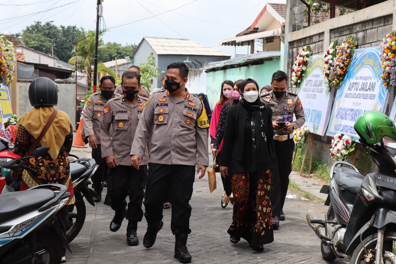 Kapolres Gresik Takziah di Kediaman Aiptu Jailani