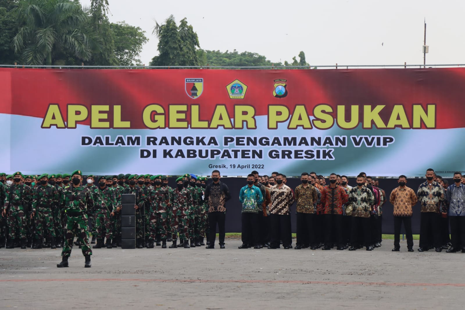 TNI-Polri Apel Gelar Pasukan Jelang Kedatangan Presiden Joko Widodo ke Gresik