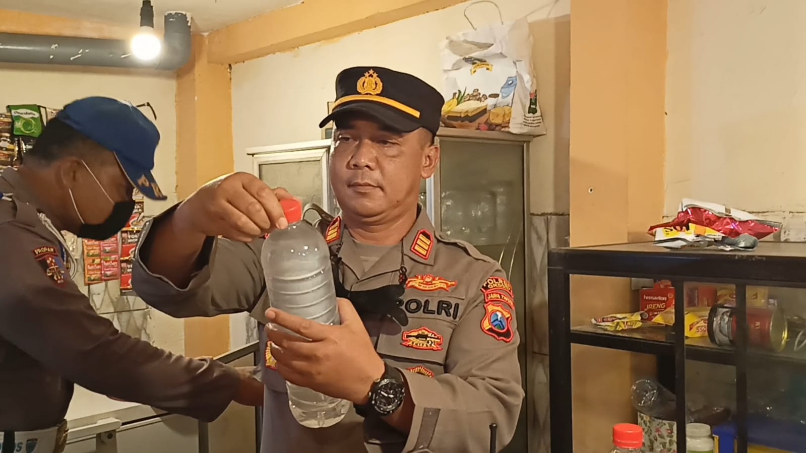 Penjual Miras Berkedok Warung Kopi, Tiga Warkop di Gresik Terjaring Operasi Pekat