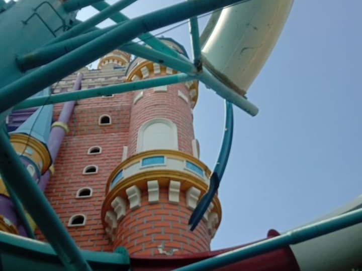 Perosotan Waterpark di Kenpark Surabaya Ambrol