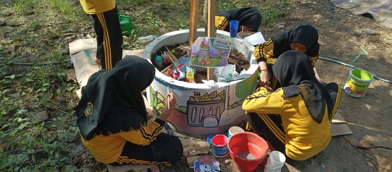 Lomba Mural: Ajang Kreativitas Peserta Didik MTsN Gresik