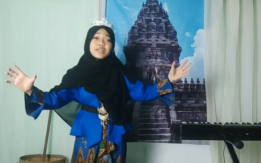 Diva, Peserta Didik MTsN Gresik Menjadi Legend dalam Ajang Story Telling