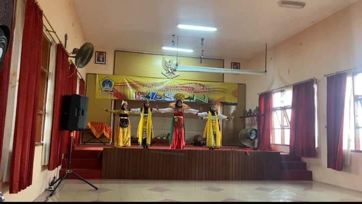 Bawakan Tari Kreasi Nusantara, Regu Sanggar Tari Damar Kurung MTs Negeri Gresik Raih Juara 3 di Ajang FL2SN 2022