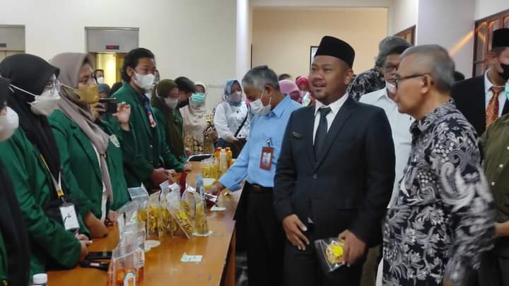 Bupati Gresik Apresiasi KKN Unusa 2022 di Driyorejo dan Kedamean