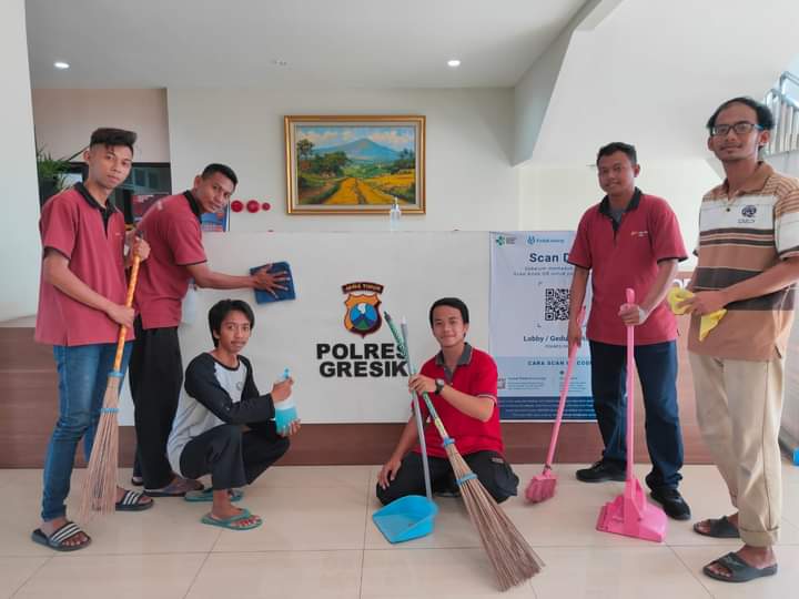 Kapolres Gresik Beri Pekerjaan Penyandang Disabilitas di Polres Gresik