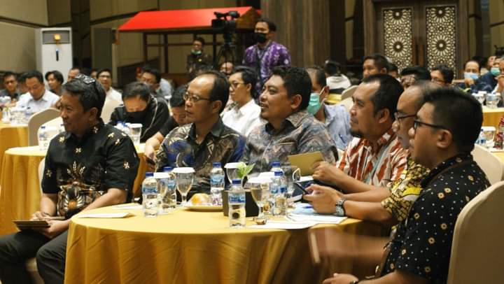Dialog Publik KWG DPRD Gresik Muncul Komitmen Optimalisasi BUMD
