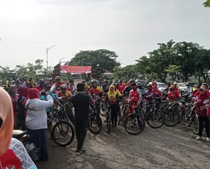 Gowes Bareng Komunitas Pokok'e Sehat di Al Hambra Duduksampeyan Gresik