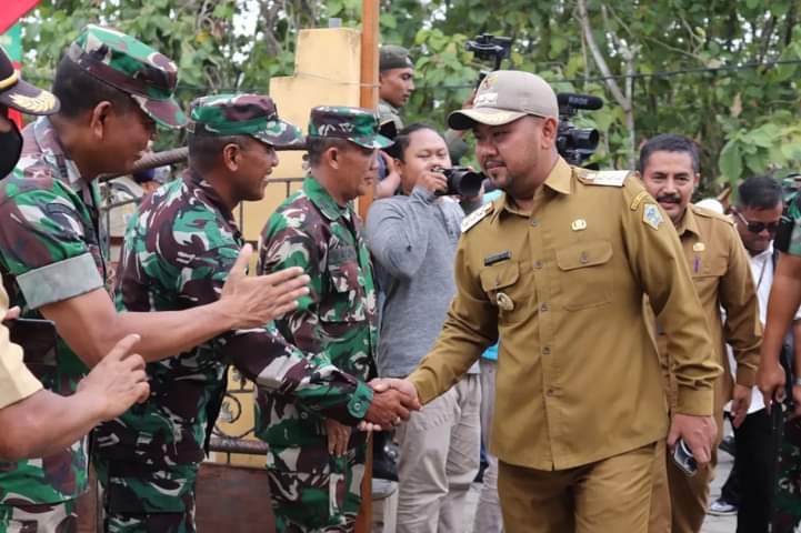 Datangi Lokasi TMMD, Bupati Gresik : "Desa Adalah Tumpuan Pembangunan Daerah"