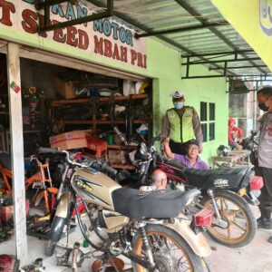 Polisi di Gresik Masif Sosialisasikan Larangan Bengkel Jual dan Pasang Knalpot Brong