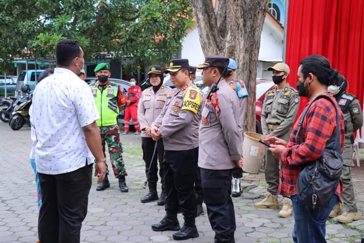 Tinjau Langsung ke Gereja, Kapolres Gresik: Kami Pastikan Aman