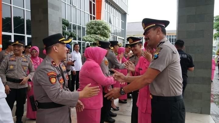 Tutup Akhir Tahun 2022, 62 Anggota Polisi di Gresik Naik Pangkat
