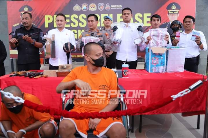 Polres Gresik Tangkap Dukun Pengganda Uang yang Resahkan Masyarakat