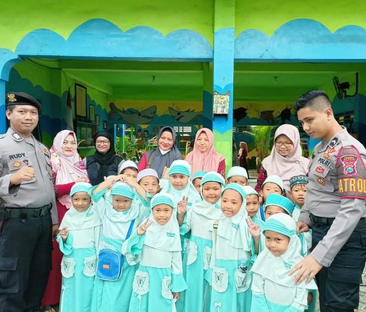 Tangkal Informasi Isu Penculikan Anak, Polres Gresik Lakukan Patroli Ke Sekolah