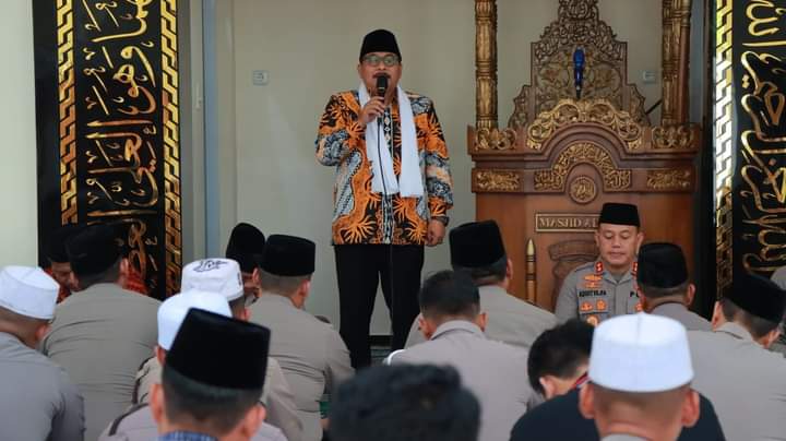 Peringatan Isra Mi'raj Nabi Muhammad SAW 1444 H di Masjid Al Aziz Polres Gresik
