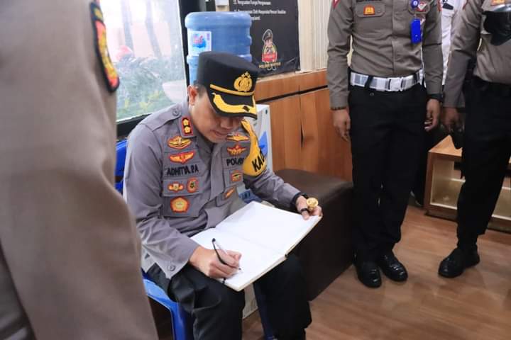 Pastikan Sitkamtibmas, Kapolres Gresik AKBP Adhitya Tinjau Polsek Jajaran di Wilayah Utara