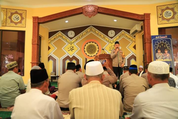 Jumat Curhat, Kapolres Gresik Beri Pesan Kamtibmas Di Masjid Asy Syafa'ah Bedilan