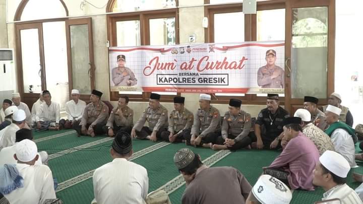 Polres Gresik Sapa Warga Saat Jumat Curhat di Masjid Nurul Ishlah Randuagung