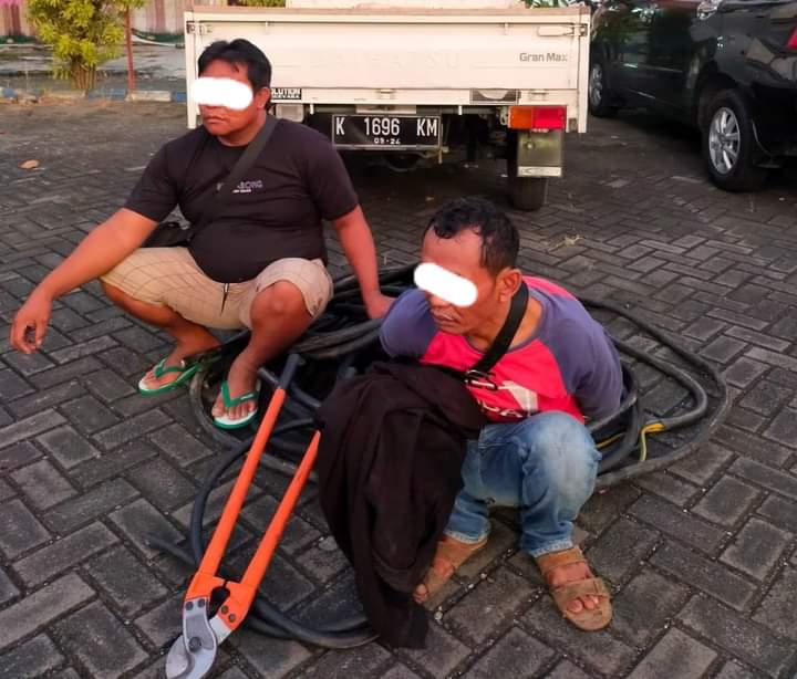 Polres Gresik Tangkap Dua Pencuri Kabel di Pabrik Driyorejo