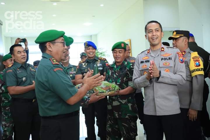 Surprise Datang dari Kodim 0817 Gresik di Hari Bhayangkara Ke 77