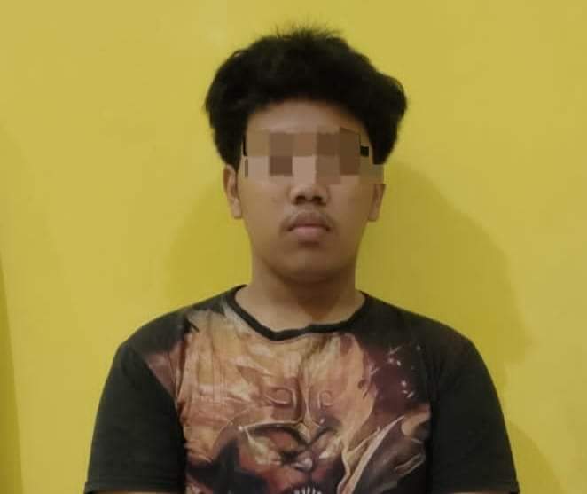 Nyamar Jadi Pembeli, Polisi Gresik Ringkus Maling Helm Saat COD Dekat Polsek