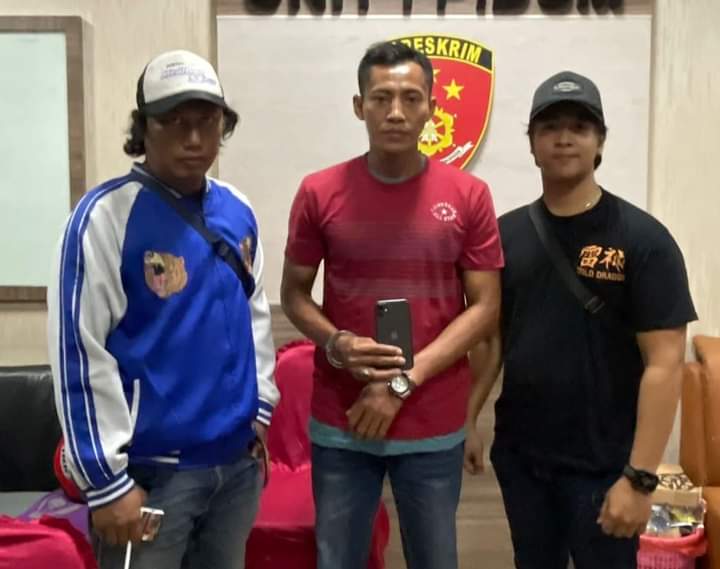 Pura-pura Tanya Kos-kosan, Polres Gresik Ungkap Kasus Pencurian Iphone