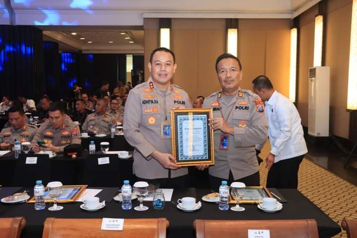 Polres Gresik Raih Penghargaan Pelayanan Prima di Musrenbang Polda Jatim 2023