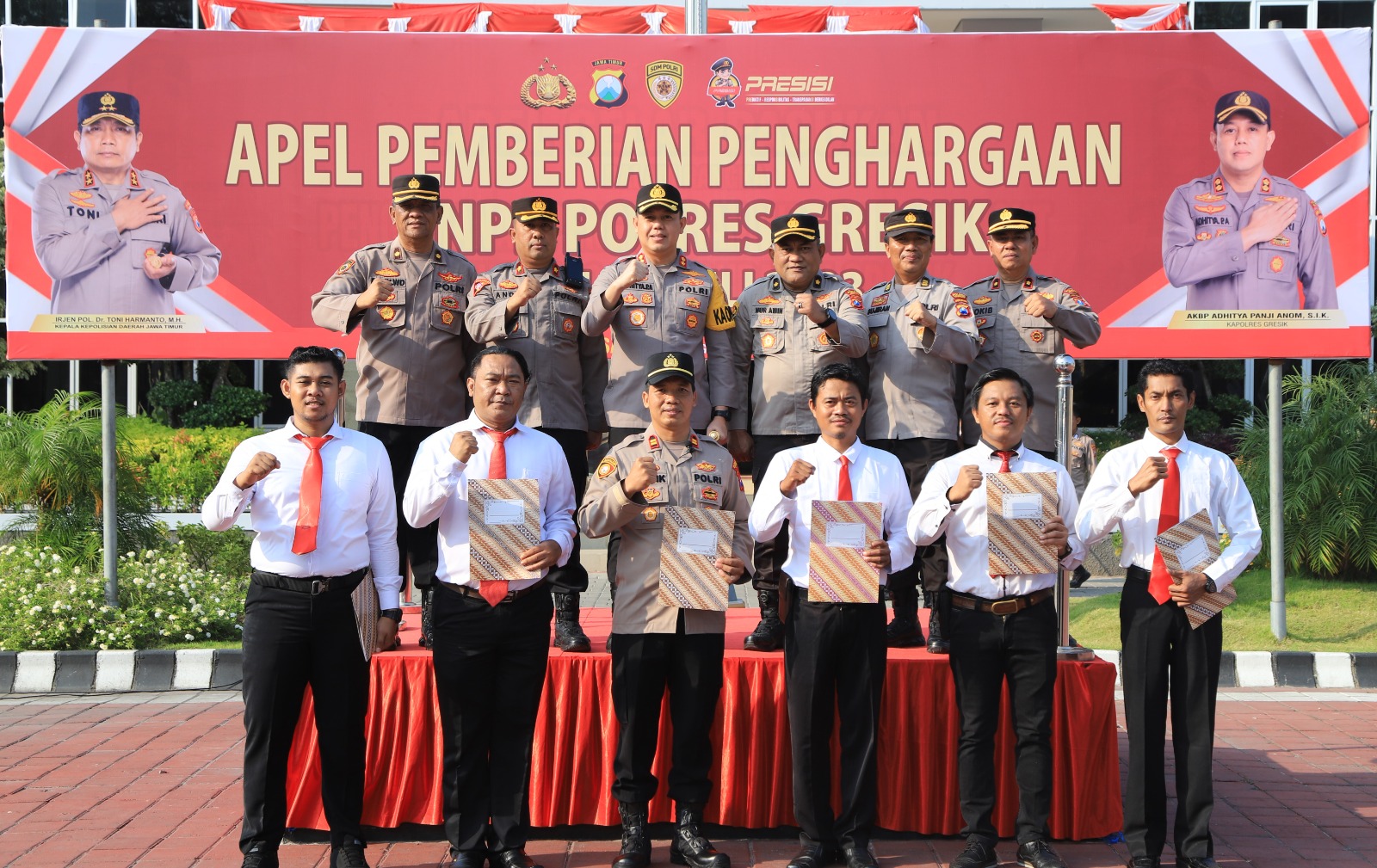 Kapolres Gresik Beri Reward Anggota Yang Berprestasi Ungkap Kasus Narkoba