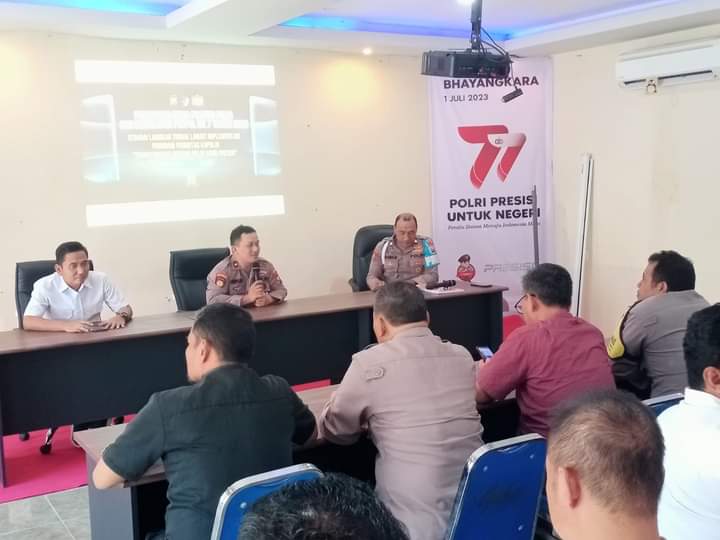 Polres Gresik Gelar Pembinaan Etika Profesi Dan Sosialisasi Perpol No 7 Tahun 2023 di Polsek Driyorejo