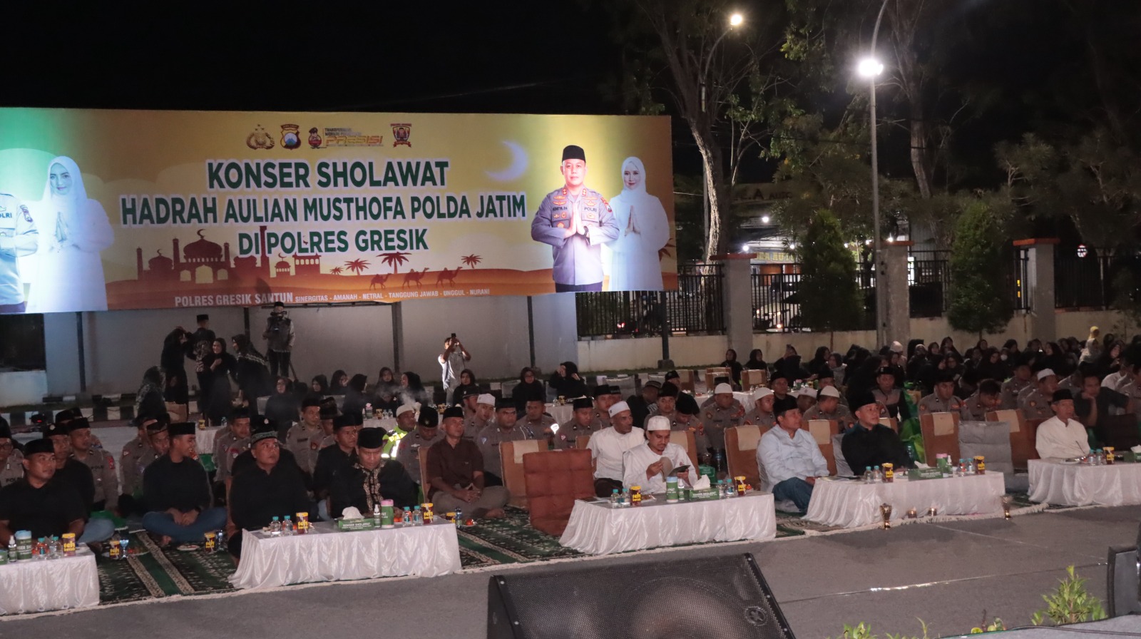 Polres Gresik Sholawatan Bareng Tim Hadrah Aulian Musthofa Polda Jatim