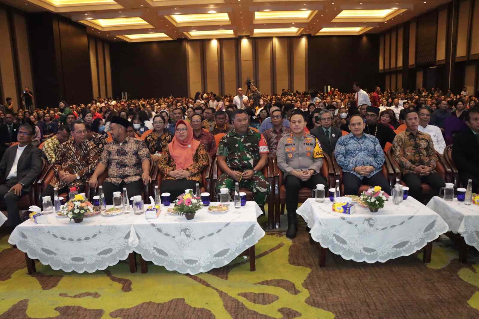 Kapolres Gresik Hadiri Perayaan Natal Bersama Umat Kristen dan Katholik di Gresik